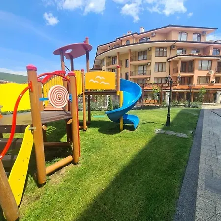 Апартаменты Golden Sunrise Свети-Влас